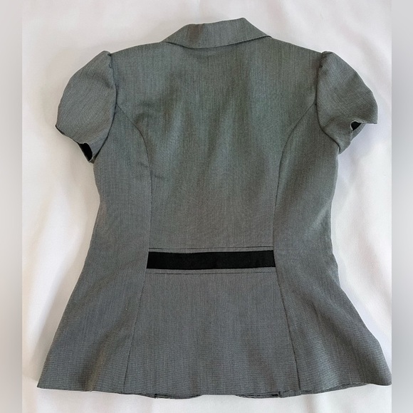 Maurices Grunge Ruffled Sleeveless Blazer with Bedazzled Buttons Sz Medium - Picture 7 of 8